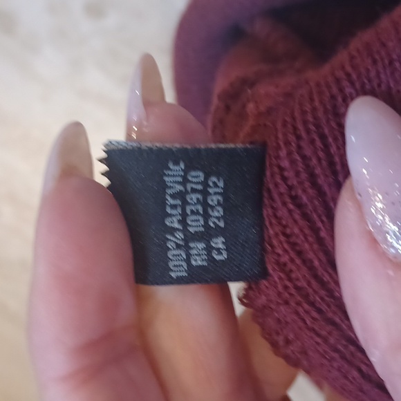 OBEY Worldwide Propaganda Unisex Burgundy Beanie - Picture 7 of 7